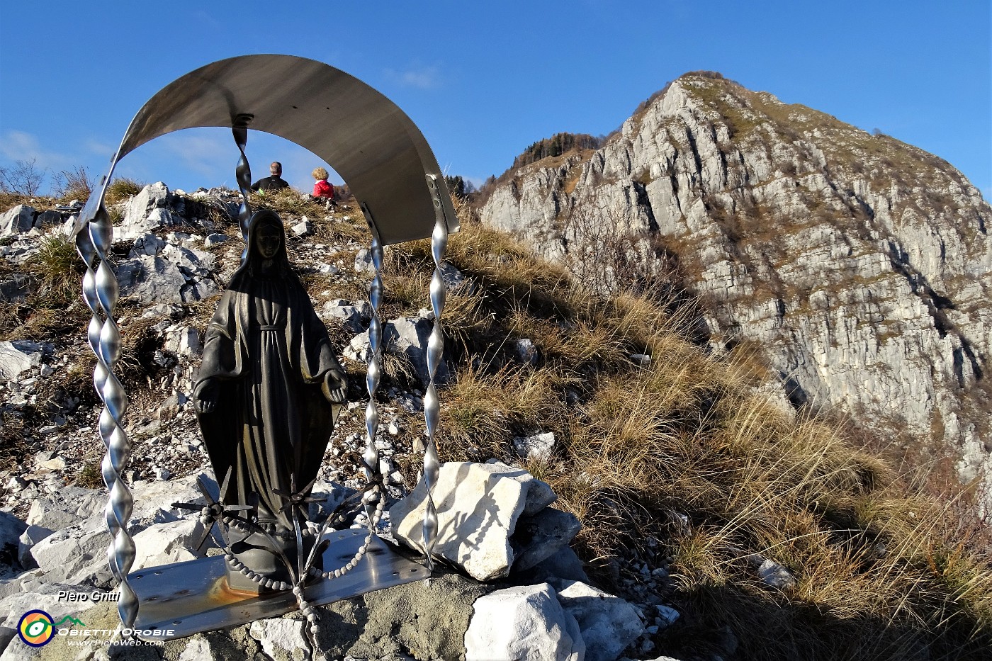 78 Alla Madonnina Del Corno Regismondo (Beck)- con vista in Coltiglione.JPG